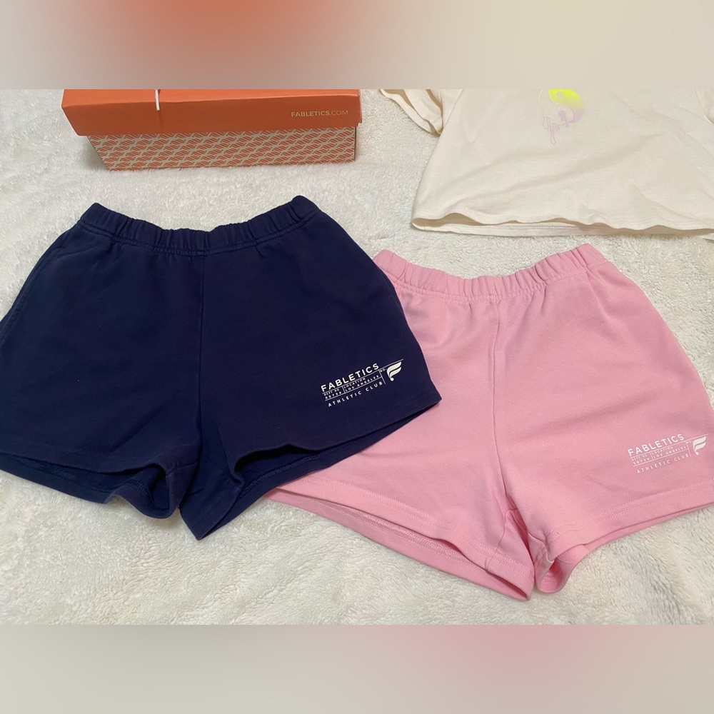Awesome Fabletics Bundle !!! Excellent Condition! - image 2